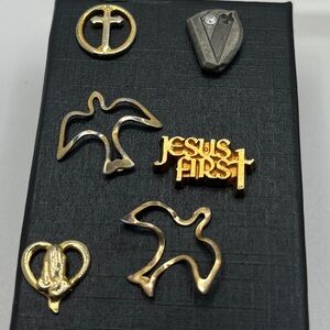 Vintage Christian dove/cross/jesus gold tone religious pins- lot of 6
